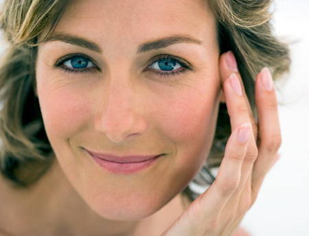 Blurring-wrinkles-and-firming-skin